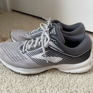 Brooks Grey Launch 5 (8.5)